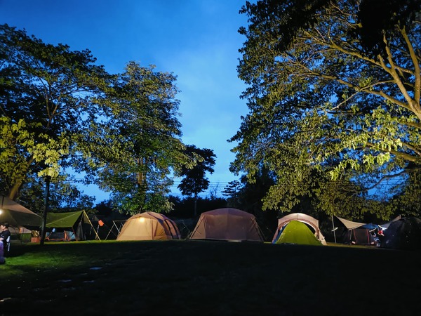 ลานกางเต็นท์หาดทองย้อย