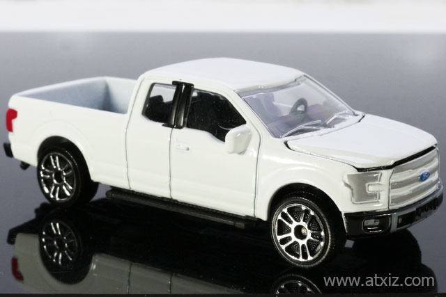 Ford F150 สีขาว