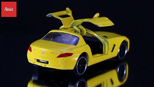 Majorette Benz SLS Neon Yellow