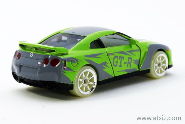 Nissan GTR - Glow in the dark