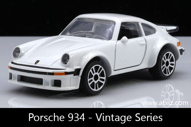 โมเดลรถ Porsche 934 สีขาว