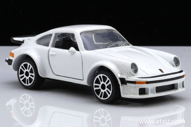 โมเดลรถ Porsche 934 สีขาว