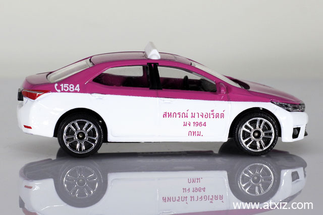 Majorette Thai Taxi White Pink