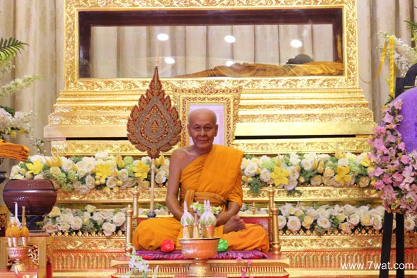 หลวงพ่อเอียดวัดไผ่ล้อมอยุธยา หลวงพ่อเอียดวัดไผ่ล้อมอยุธยา