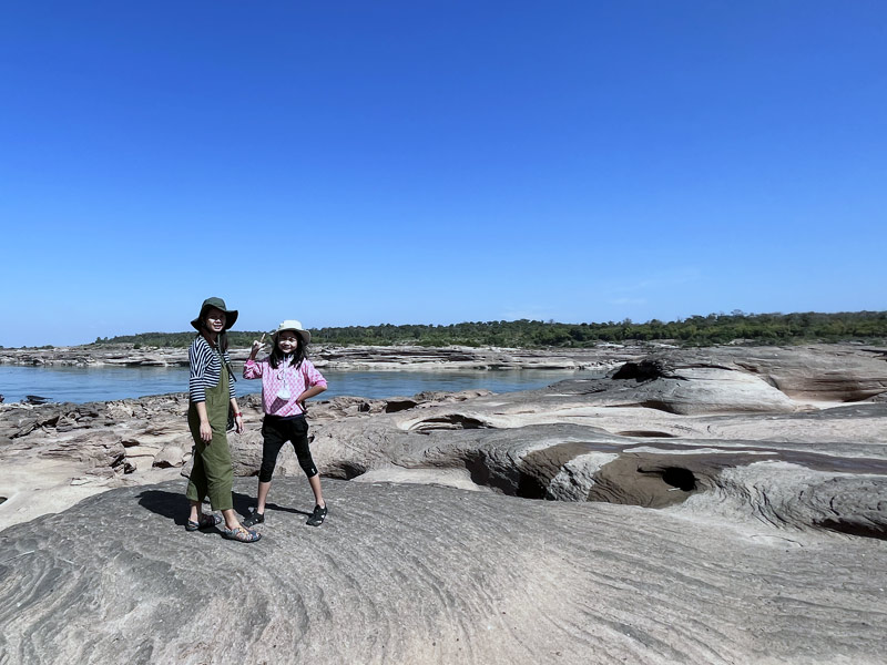 สามพันโบก