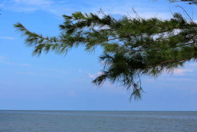 ยามเย็นริมหาดชะอำ