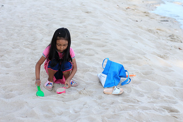 ยามเย็นริมหาดชะอำ